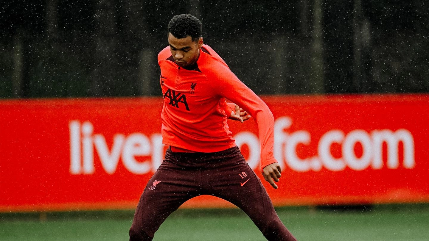 Liverpool Realiza Ltimo Treino Antes Do Real Madrid Veja V Deojogada