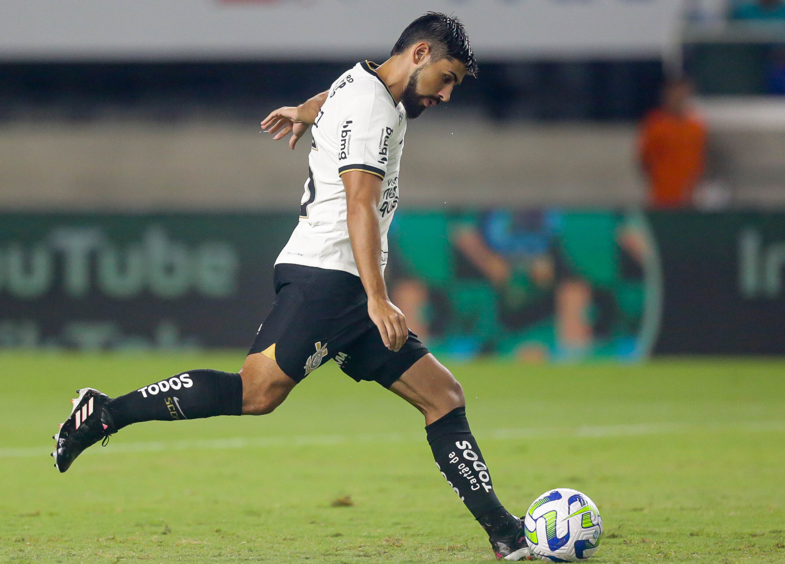 Corinthians se reúne representante de Bruno Méndez por