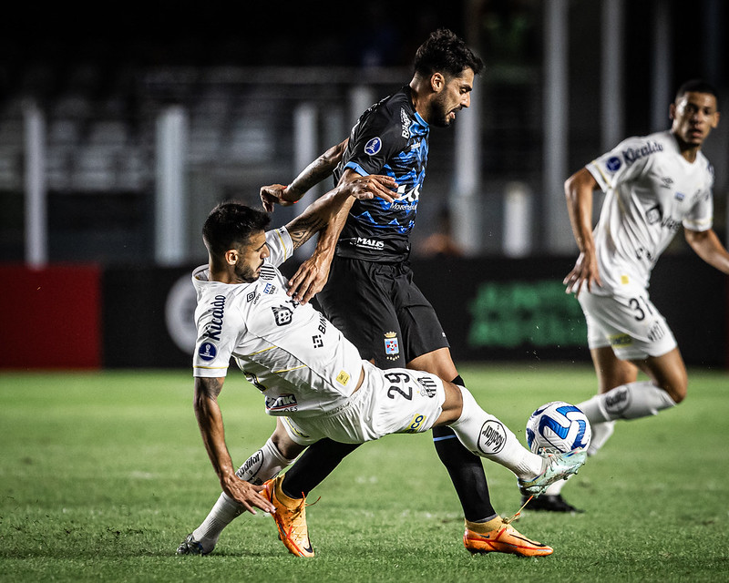 Nem Mesmo 12 Jogadores Em Campo O Santos Vence O JogoJogada 10