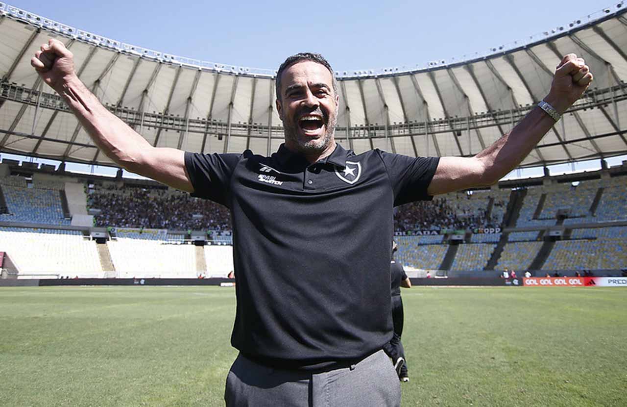 Adaptado ao Rio, Artur Jorge completa um mês de Botafogo