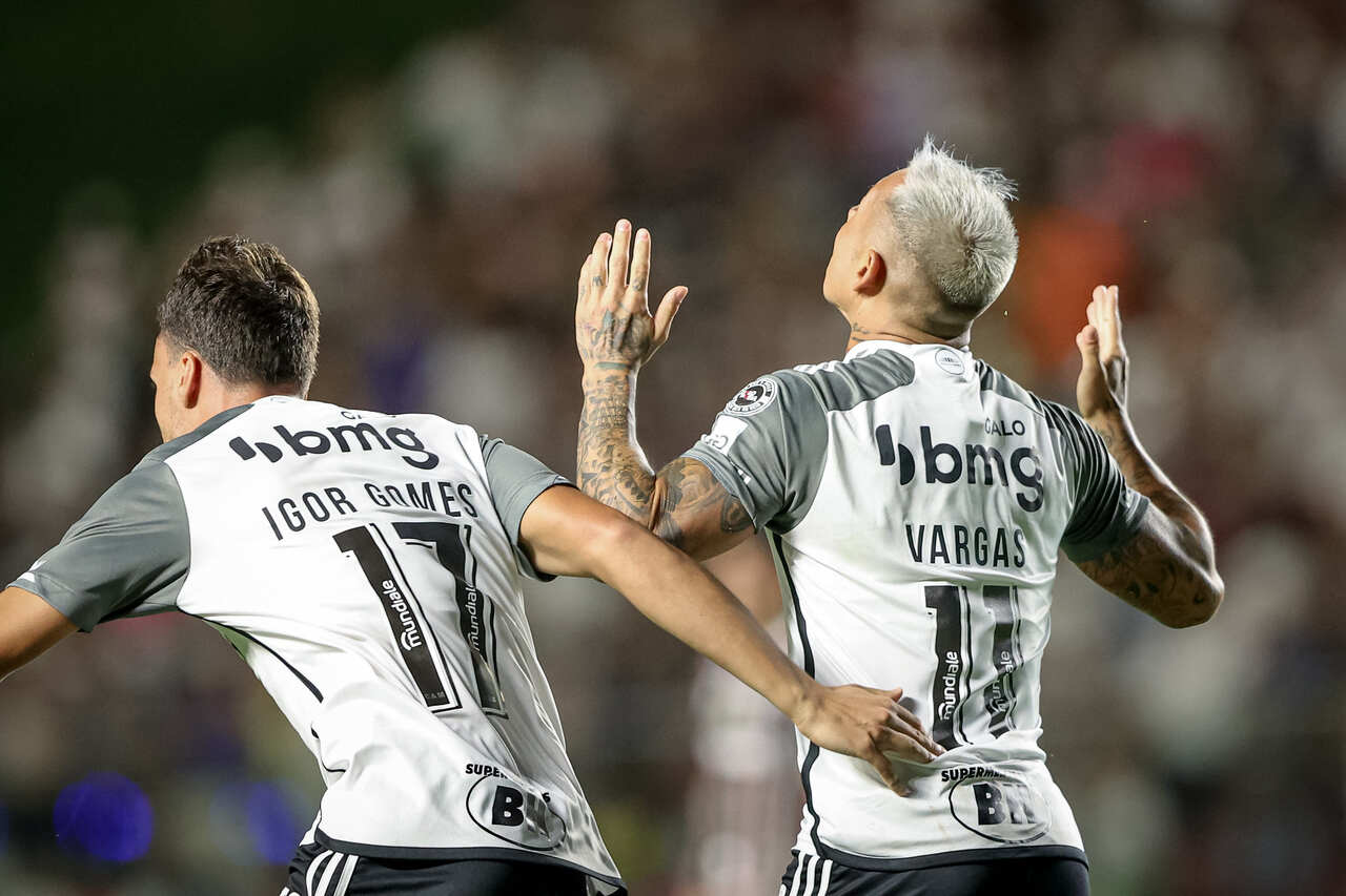 Após gols decisivos, Vargas agradece: 'Fazendo o certo'