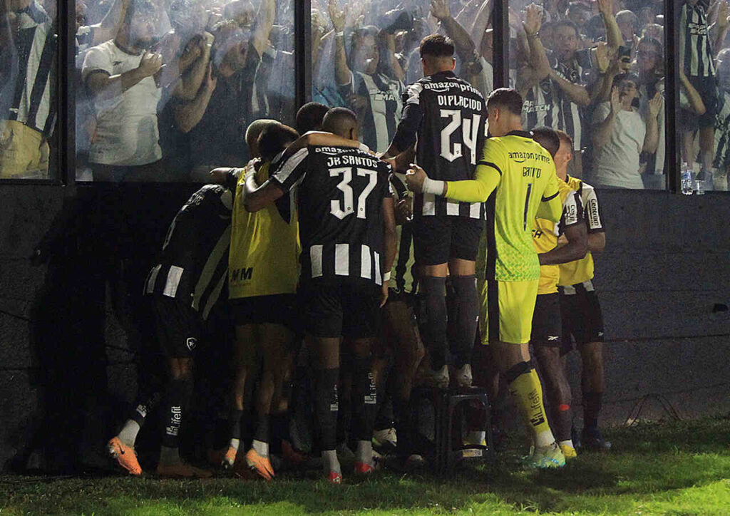 Torcida Do Botafogo Esgota Ingressos Para Cl Ssico Em Um Minutojogada