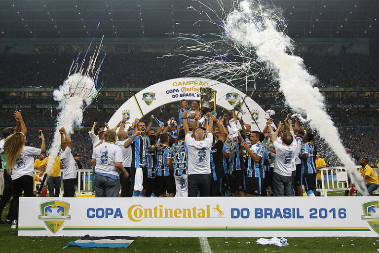 Qual foi o último título da Copa do Brasil do Grêmio?