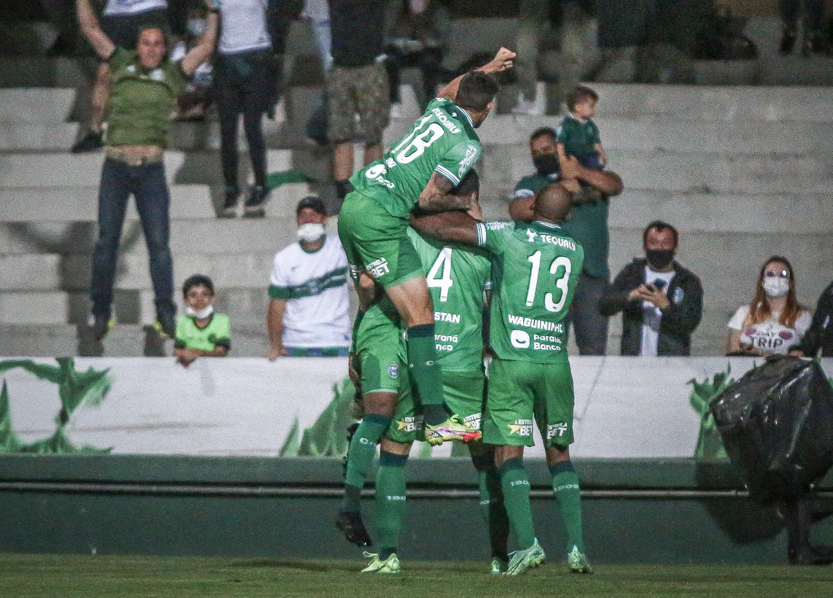 Coritiba vence o Operário e se aproxima do acesso para Série A