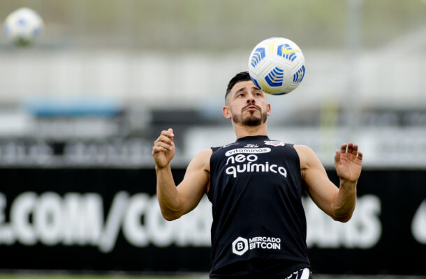 Foto: Rodrigo Coca / Agencia Corinthians - Legenda: Giuliano será jogador do Santos em 2024