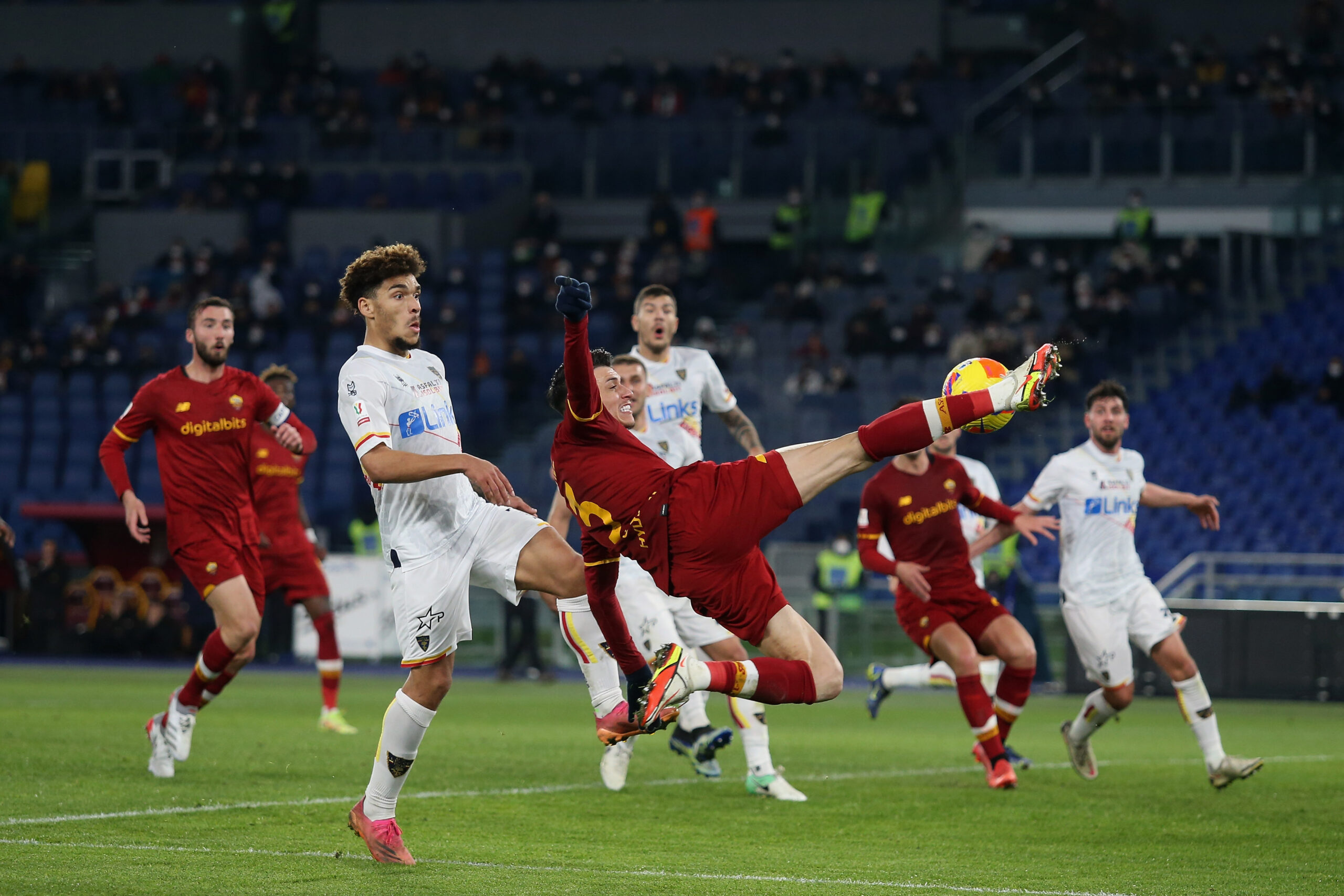 Milan abre 2 a 0, mas cede empate ao Lecce no segundo tempo