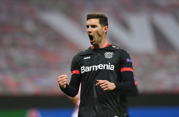 Foto: Sascha Steinbach - Pool/Getty Images - Legenda: Lucas Alario é um nome que agrade ao Internacional. No entanto, as negociações estão em banho-maria 