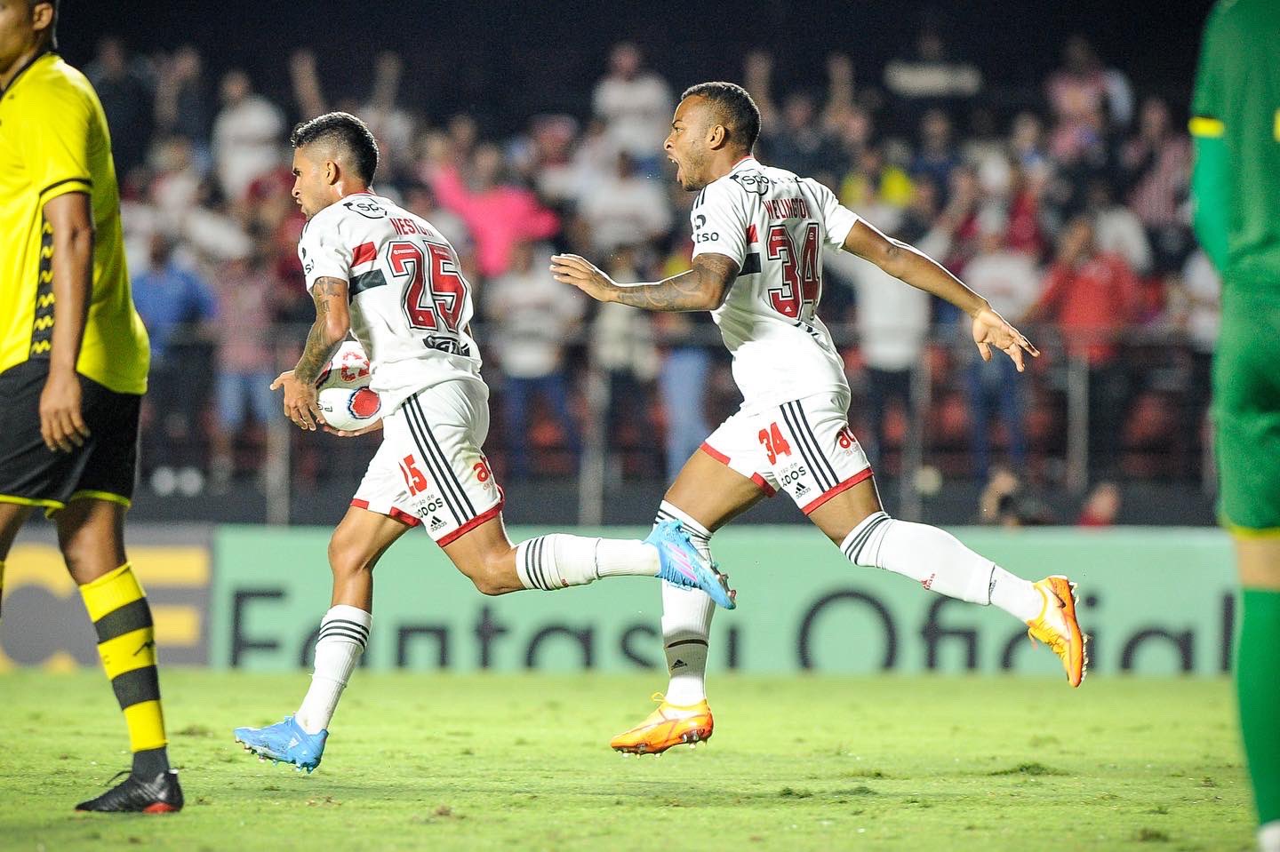 De virada, São Paulo goleia o São Bernardo e está na semifinal do  Campeonato Paulista