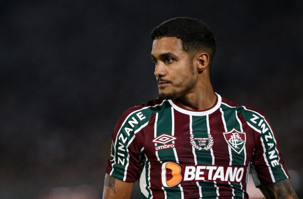 Foto: Lucas Merçon/Fluminense - Legenda: Lateral se reapresenta ao Fluminense após empréstimo