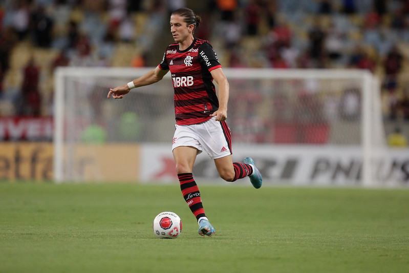 Filipe Luís vive momentos decisivos no Flamengo