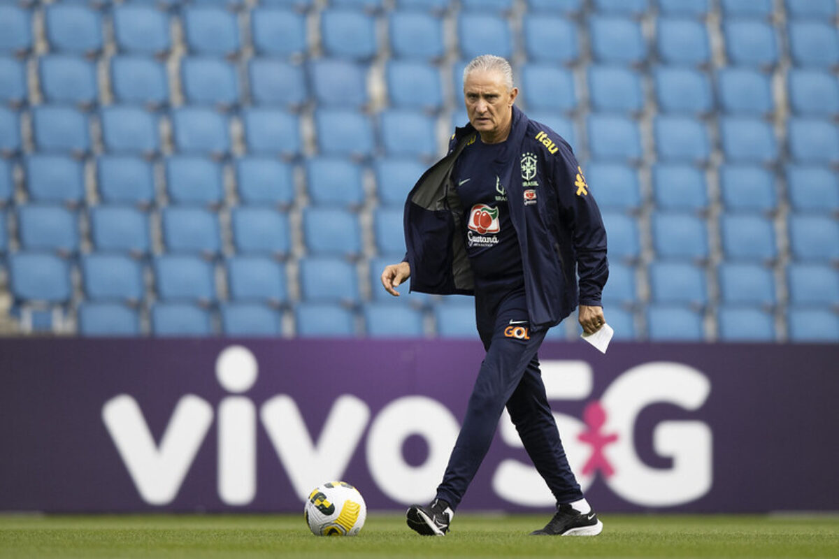 Tite lamenta chances perdidas após empate e diz, 'se tivesse