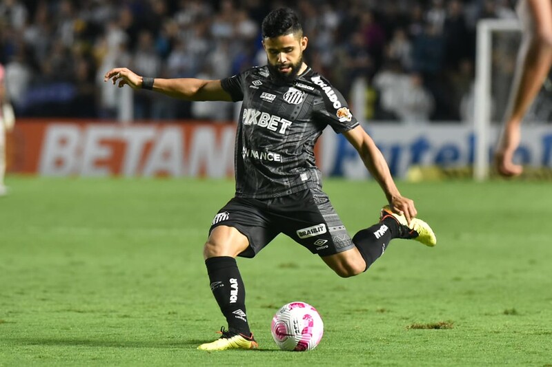 Felipe Jonatan reclama da arbitragem: 'Se não fossem esses doentes,  estaríamos na Libertadores