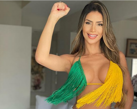 Namorada de Del Nero usa top ousado para torcer pelo Brasil; fotos