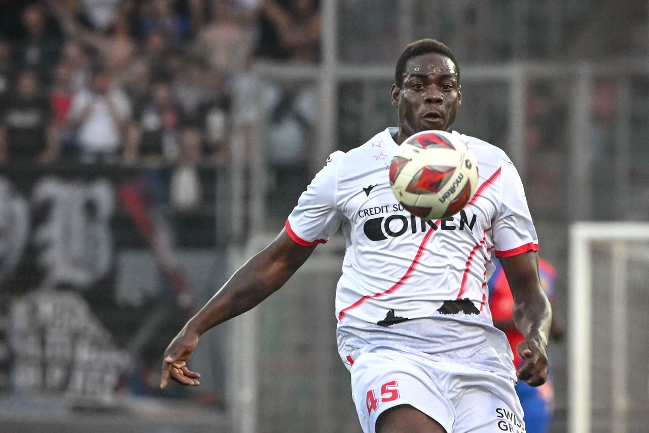 fbl-sui-sion-basel-balotelli_Easy-Resize.com