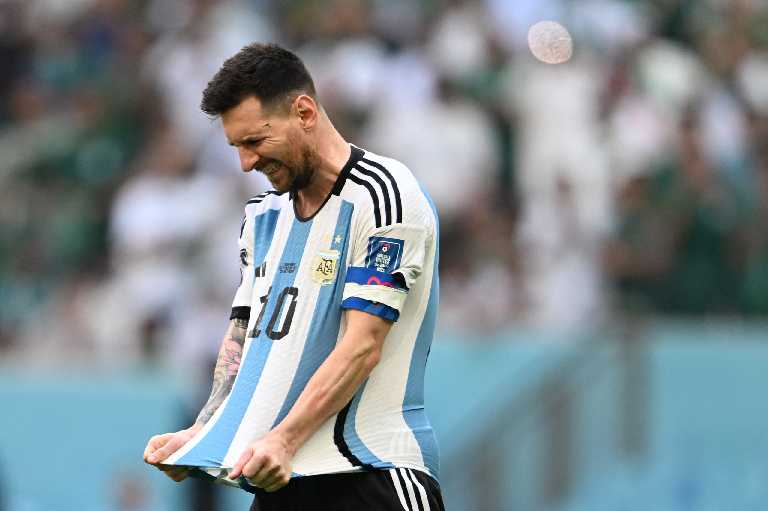 Messi desesperado derrota Aregentina para Arábia TOPSHOT-FBL-WC-2022-MATCH08-ARG-KSA