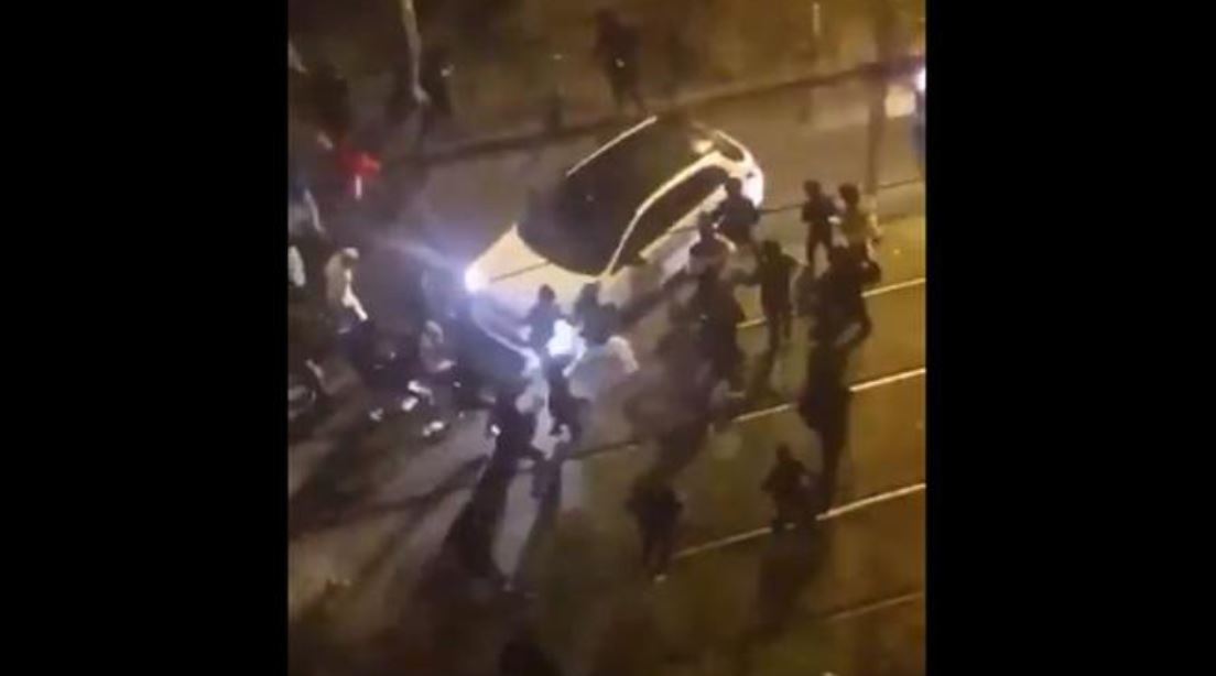 adolescente morre atropelado - confusão na comemoração da frança em Paris após vitória sobre marrocos