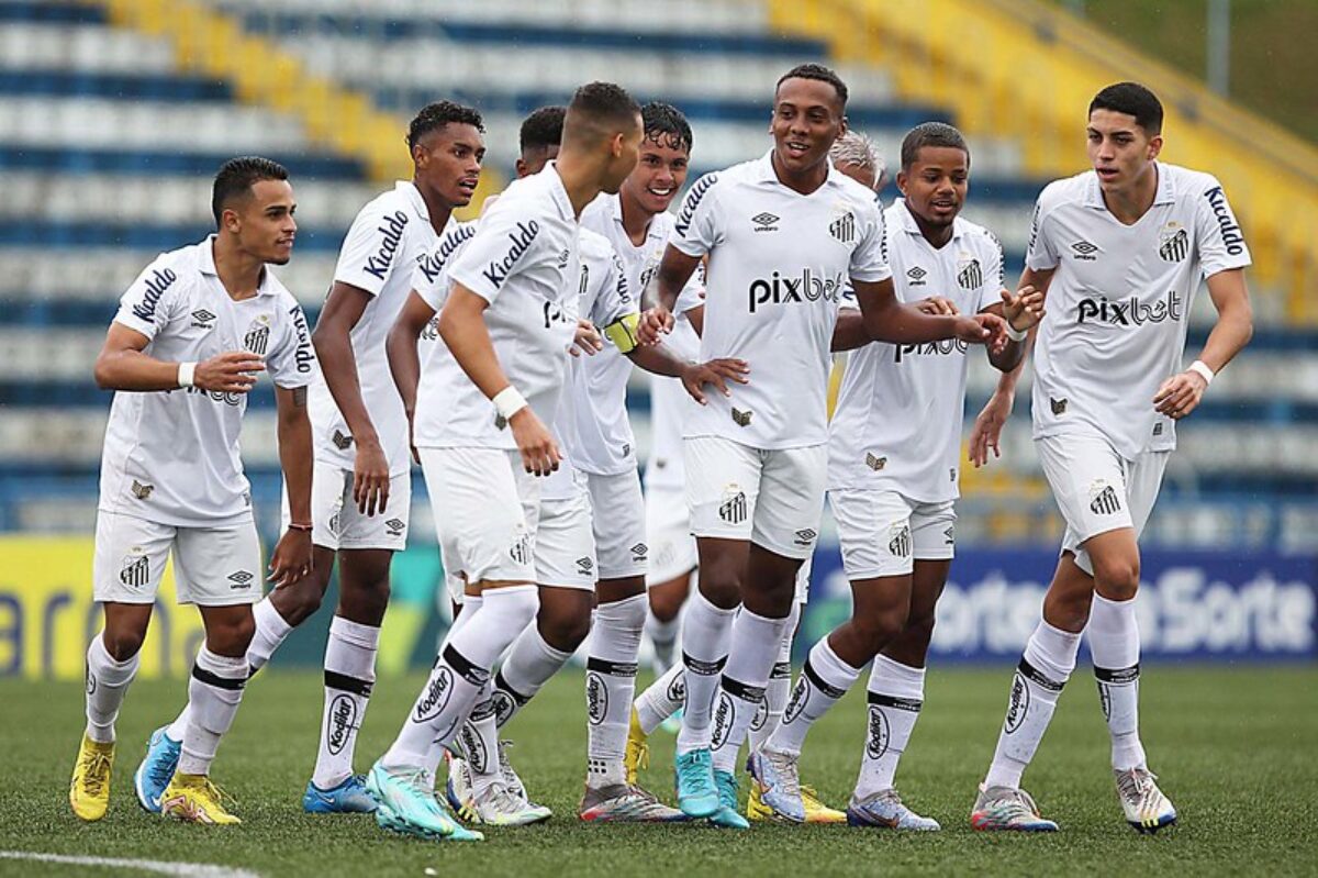 Santo André vence Santos e avança em primeiro na Copinha