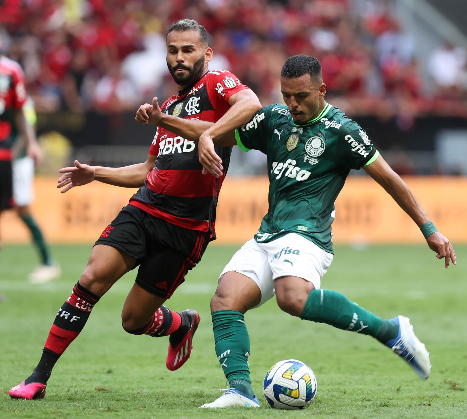 Com Supercopa, Globo aposta no futebol feminino e fecha