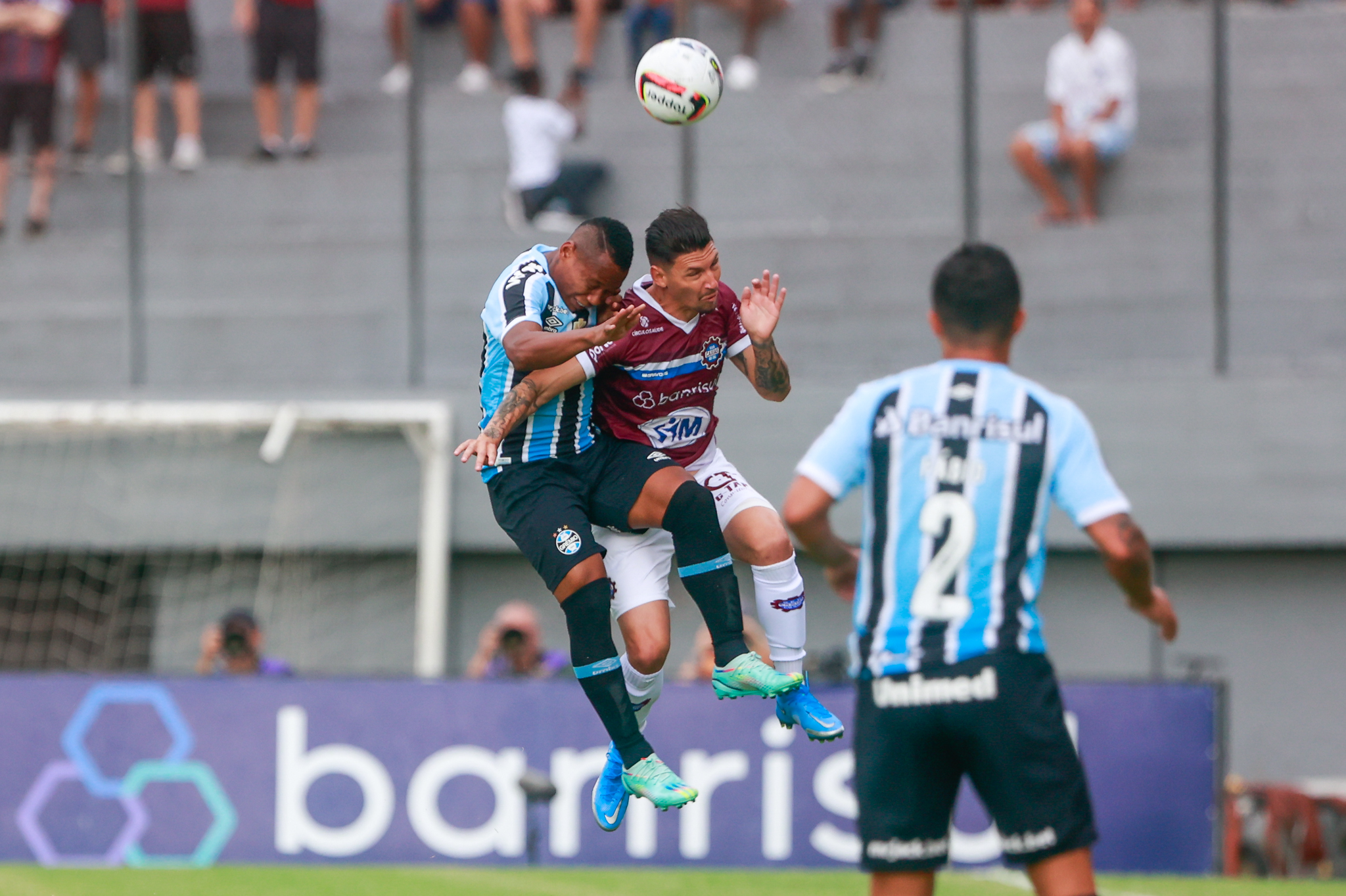 Atlético vence primeiro jogo da final do Mineiro; no RS, Grêmio e Caxias  empatam