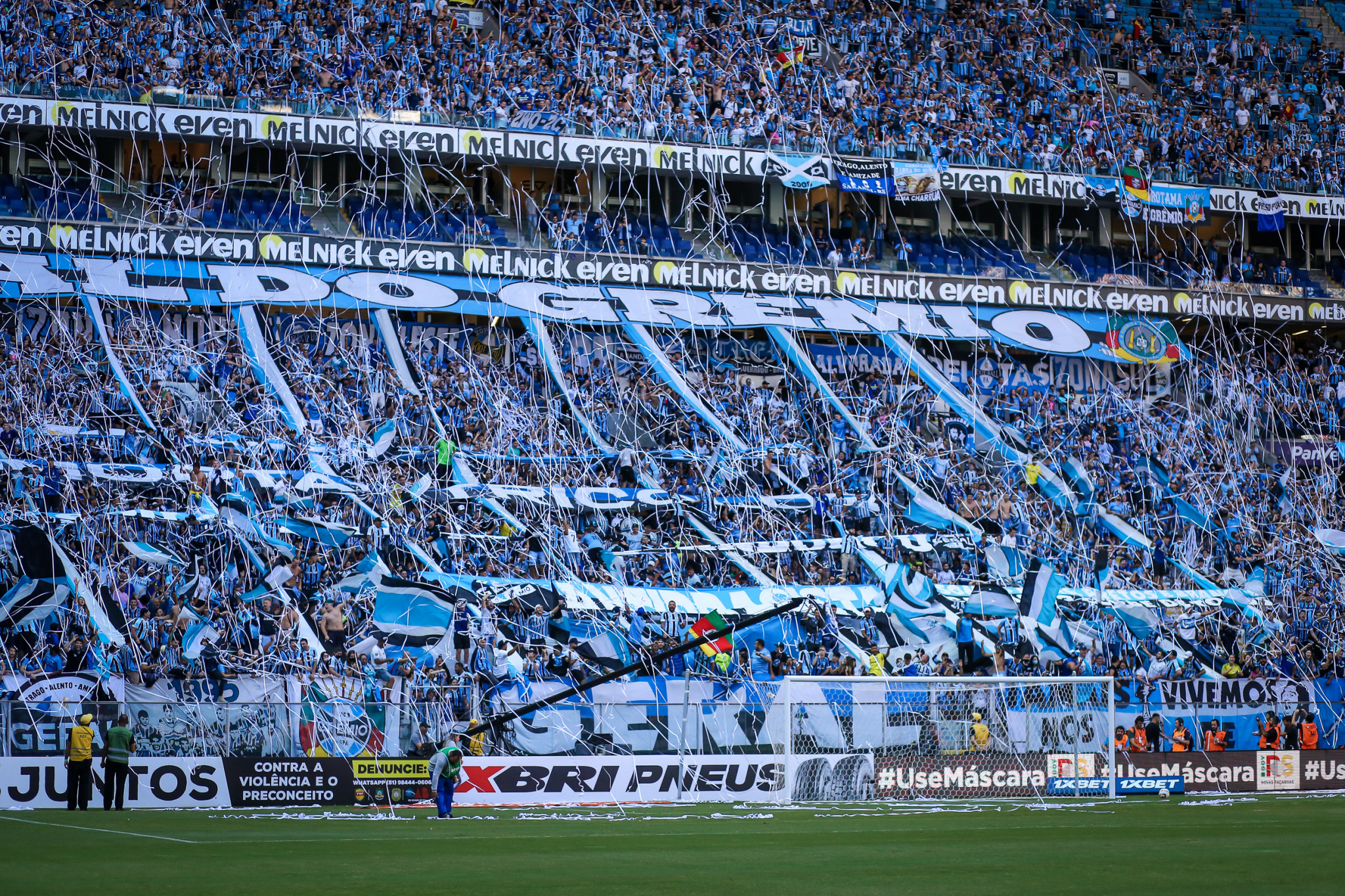 Torcida do Grêmio esgota ingressos para Gra-Nal; Inter reclama de valores