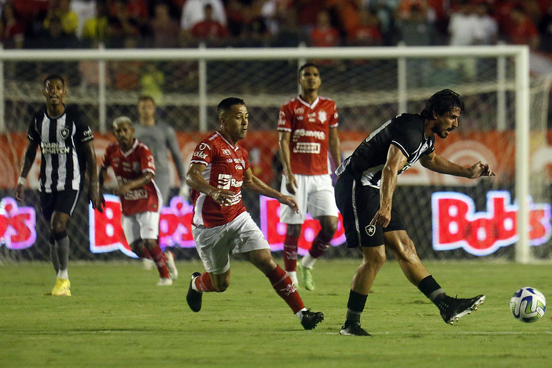 Ex-jogador do Cruzeiro, colombiano Angulo acerta com o Botafogo