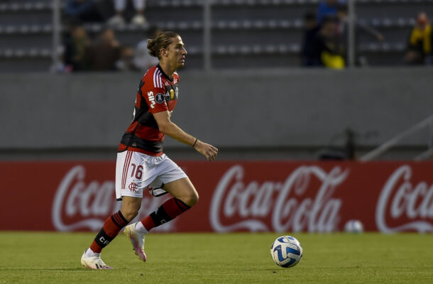 Foto: Marcelo Cortes / CRF - Legenda: Filipe Luís é o novo técnico do sub-17 do Flamengo