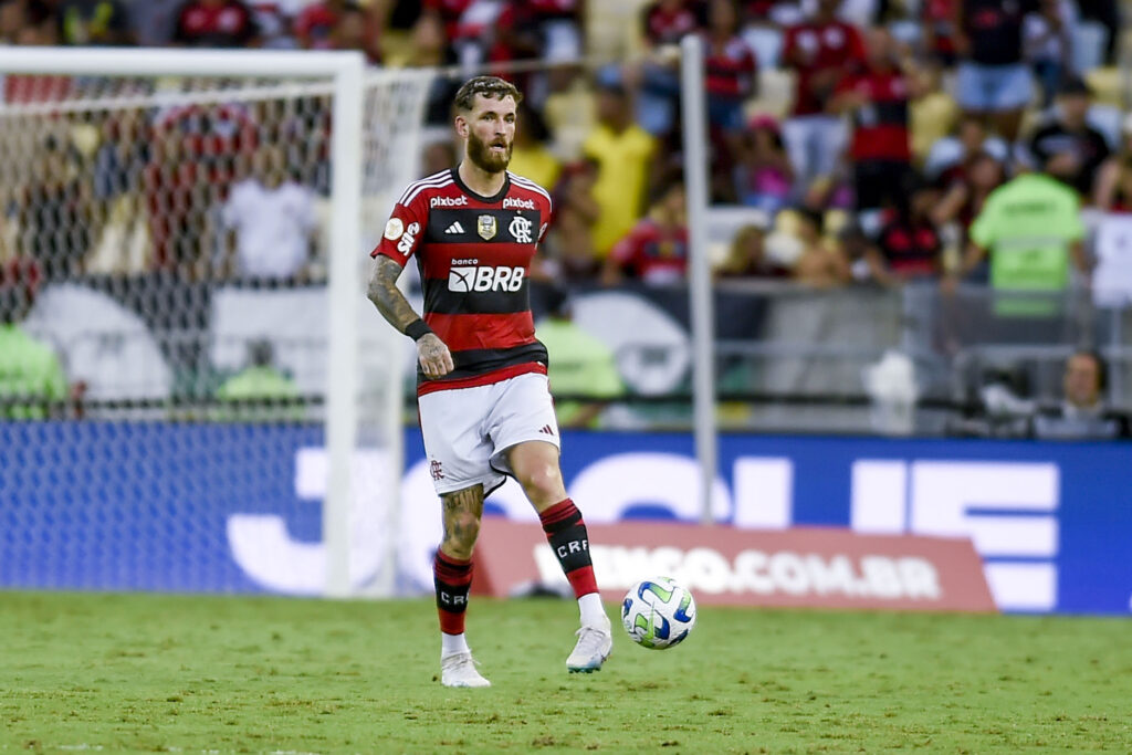 Léo Pereira sofre lesão durante jogo entre Grêmio e Flamengo