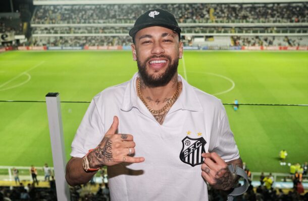 Marcelo Teixeira começa a pensar em reforços de peso para o retorno do Santos para à Série A. Nomes como de Gabigol, Dudu e até mesmo Neymar começam a ser especulados. - Foto: Divulgação/Santos FC