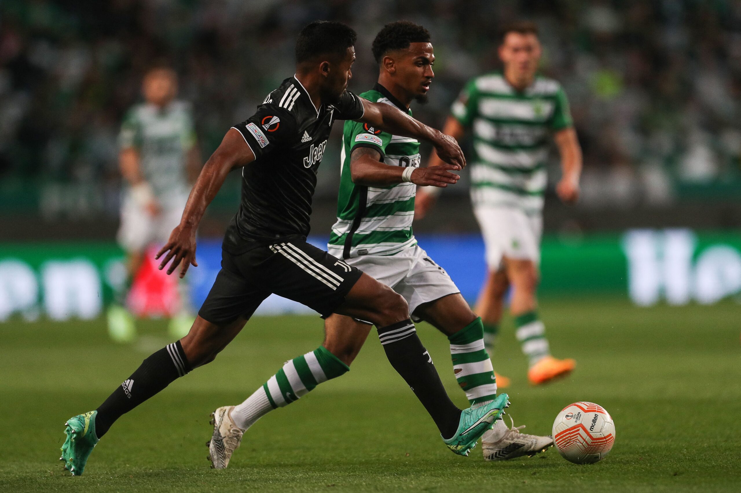Sporting fica na frente do placar duas vezes, mas cede empate ao Vitória de  Guimarães na volta do Português