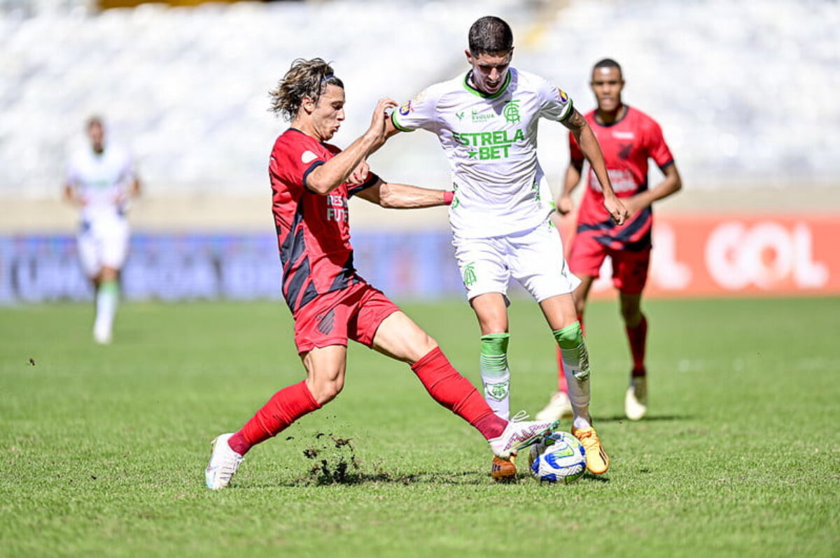 Atlético-MG bate São Paulo com gol no fim, e título brasileiro será  definido na última rodada