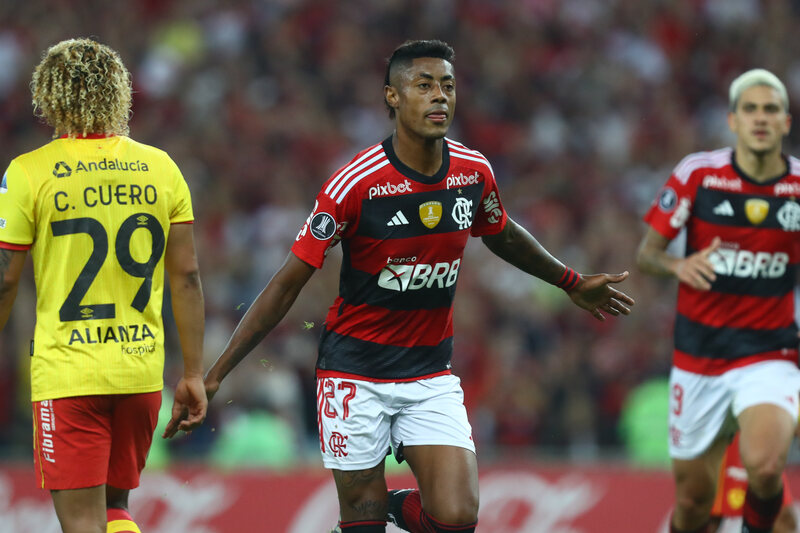 Flamengo e Bruno Henrique divergem sobre tempo de contrato