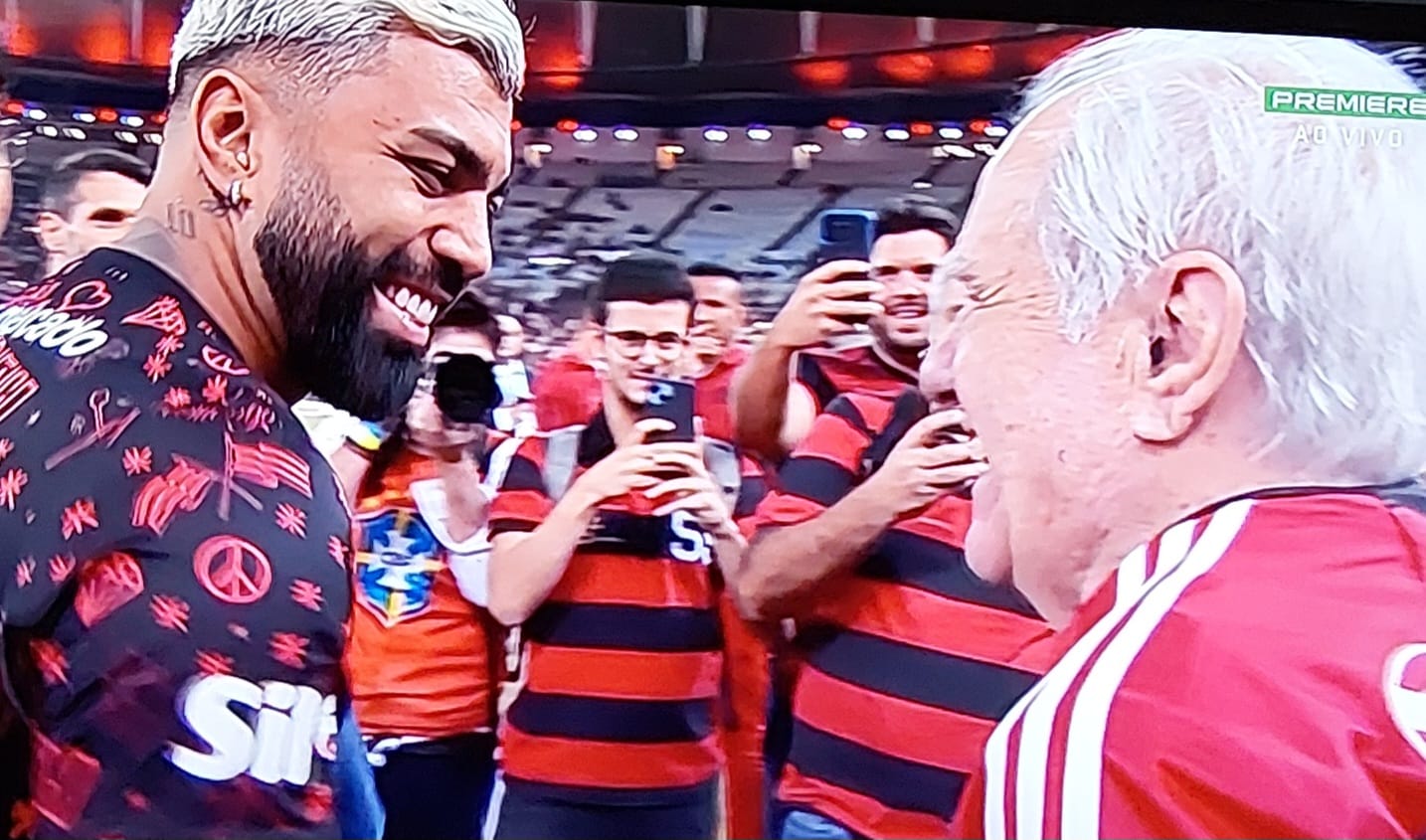 Ídolo e goleador, ex-jogador do Palmeiras recebe grande homenagem