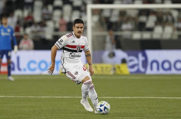 Foto: Rubens Chiri / saopaulofc.net - Legenda: Gabriel Neves jogará pelo Independiente em 2024