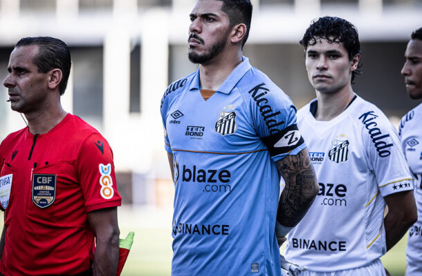 Foto: Raul Baretta/ Santos FC - Legenda: João Paulo durante treino do Santos 