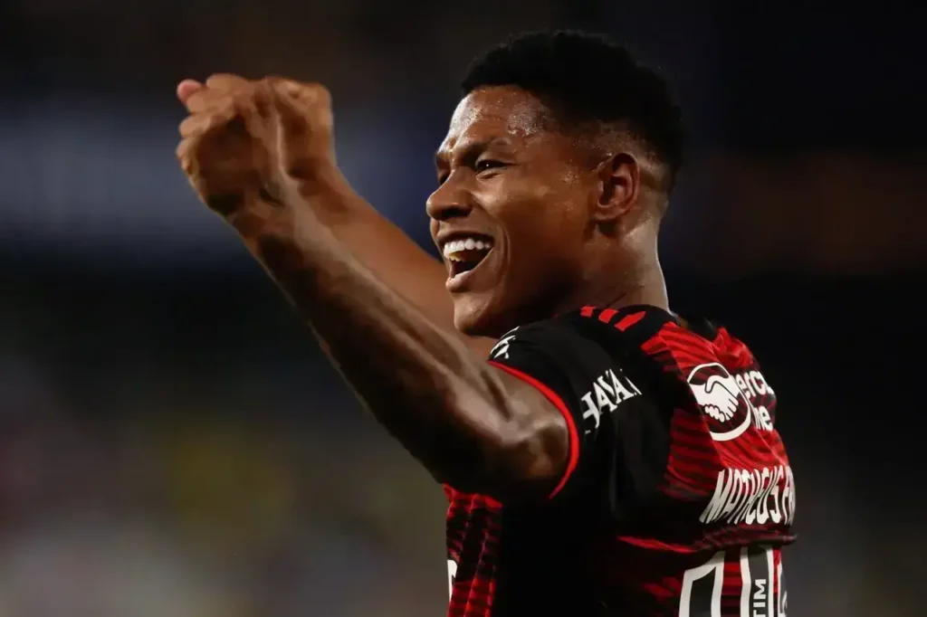 Matheus França está de saída do Flamengo 