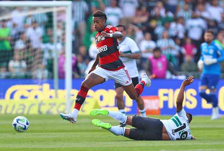 Coritiba x Flamengo - Bruno Henrique