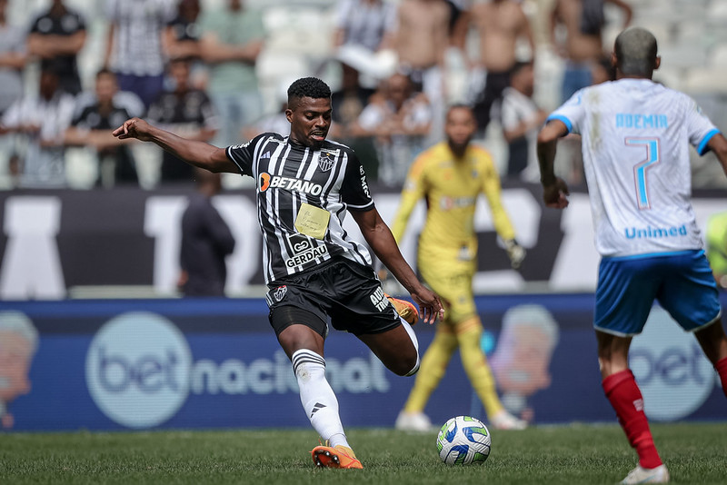 Torcida do Atlético pega no pé de Jemerson na Arena MRV