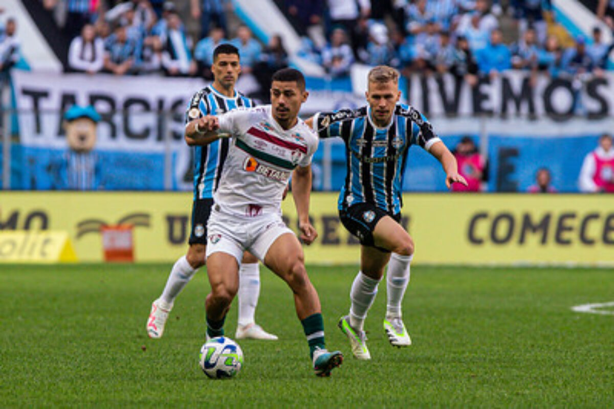 Grêmio derrota o Fluminense de virada na reestreia de Luan e volta ao G4;  veja os destaques do jogo - Grêmio - Diário de Canoas