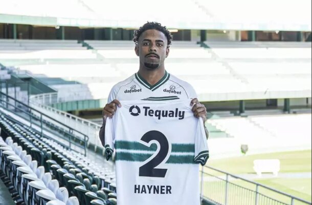 Foto: Rafael Ianoski/Coritiba - Legenda: Hayner defendeu o Coritiba em 2023 e agora será jogador do Santos - Coritiba - Rafael Ianoski Coritiba