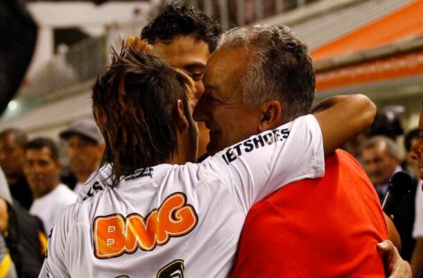  Foto: Reprodução de TV - Legenda: Desentendimento de Dorival com Neymar no Santos, em 2010, resultou na demissão do treinador 