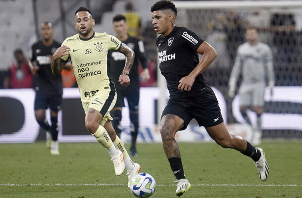 Foto: Vitor Silva/Botafogo - Legenda: Luis Henrique comemorando gol pelo Botafogo