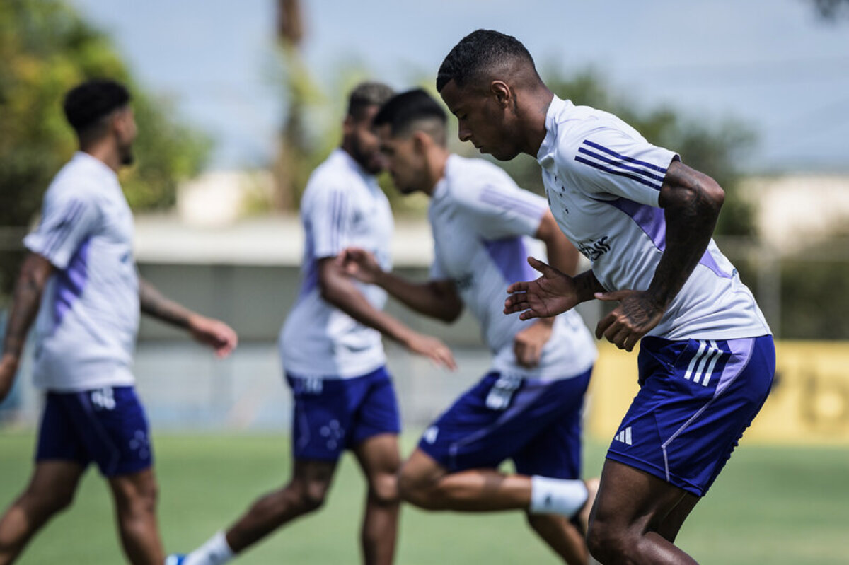 Wesley Gasolina é liberado após lesão e já treina junto ao Cruzeiro