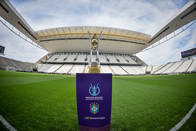 Foto: Staff Images Woman / CBF - Legenda: Corinthians, que agora não terá o técnico Arthur Elias, que foi para a Seleção Brasileira neste ano, venceu as últimas quatro edições do Brasileirão feminino