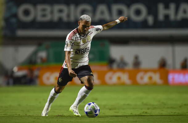 Foto: Marcelo Cortes / Flamengo - Legenda: Bragantino faz proposta por lateral do Flamengo