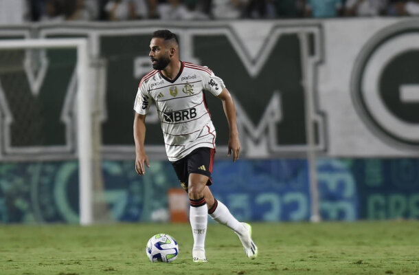 Foto: Marcelo Cortes / Flamengo - Legenda: Matheuzinho e Thiago Maia estão de saída do Flamengo