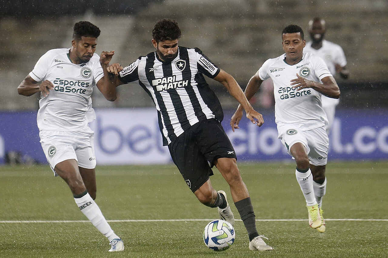 Ceará empata com Botafogo no Nilton Santos e chega ao 4º jogo sem vitória  na temporada - Jogada - Diário do Nordeste