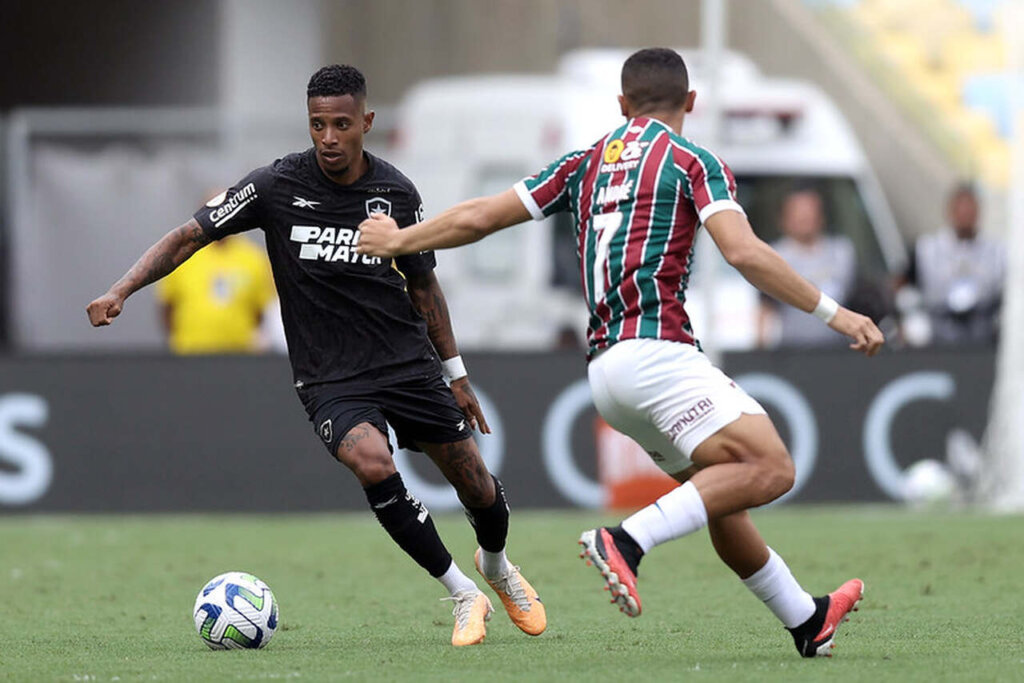 Fluminense e Botafogo medem forças no Maracanã