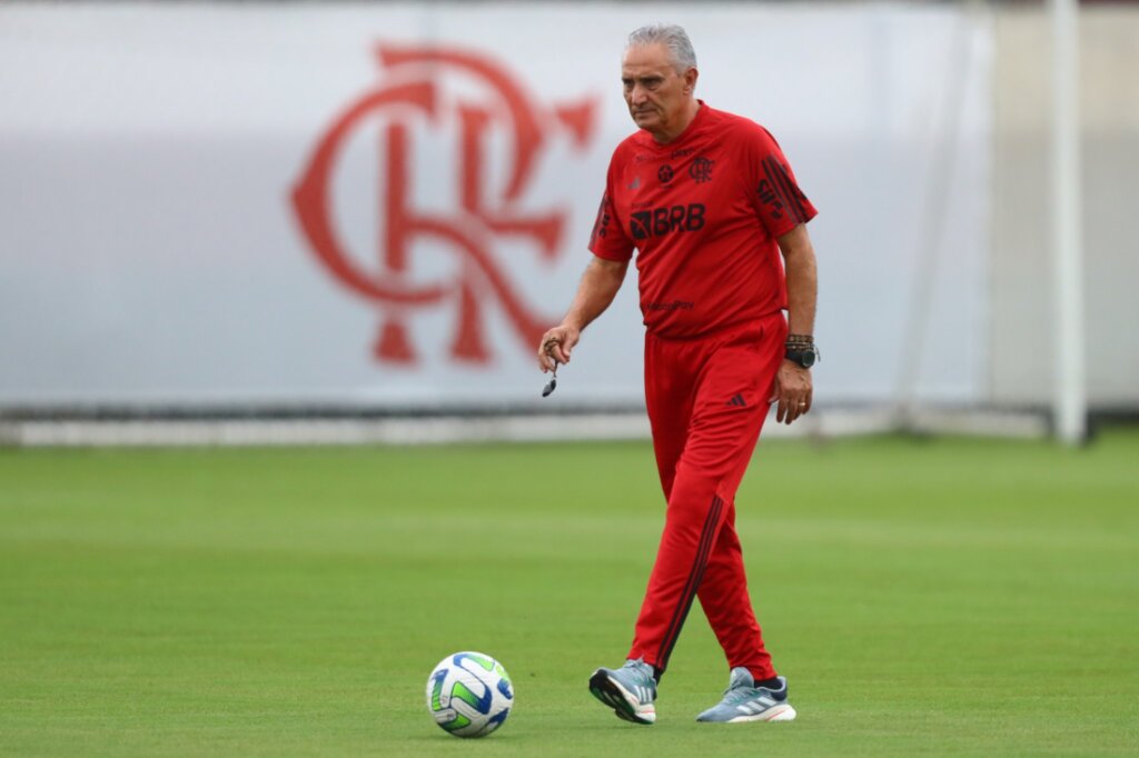 Tite chega ao Flamengo para iniciar um novo trabalho no clube
