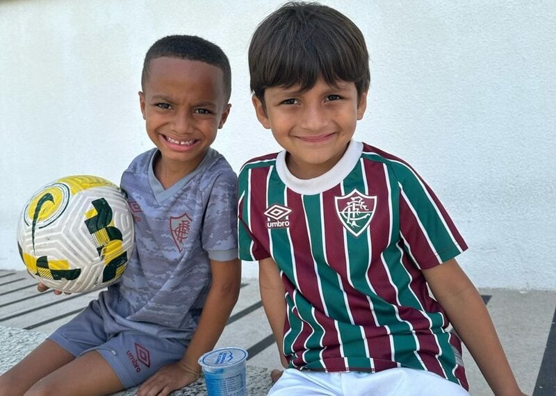 Filhos de Cano e Samuel Xavier marcam presença em treino do Fluminense 