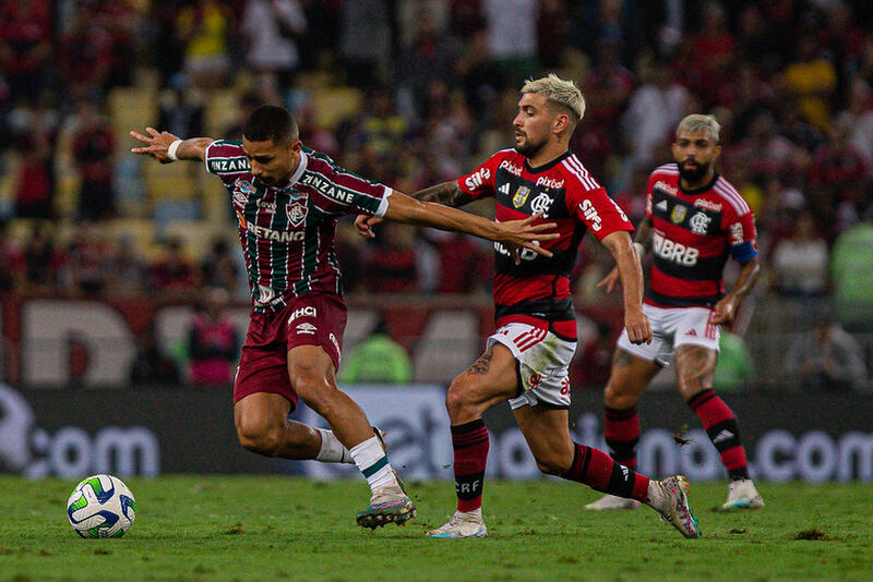 Flamengo e Fluminense medem forças no Maracanã 